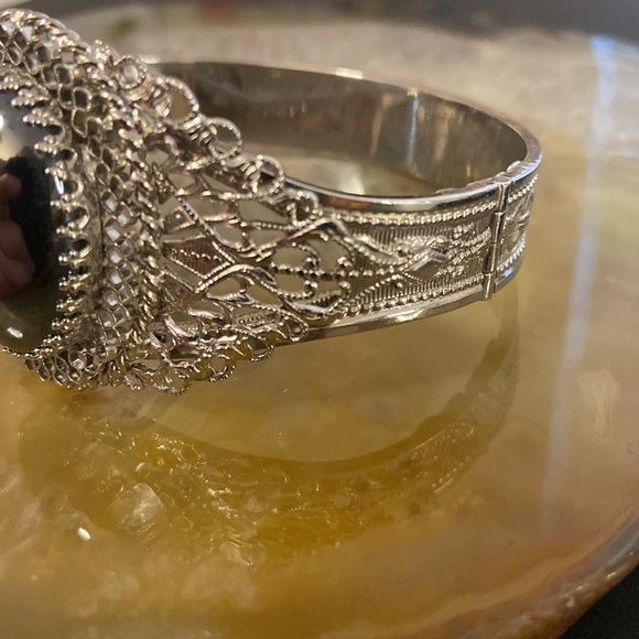 Xxsoldxx Vintage Whiting & Davis Hematite & silver clamp bracelet EUC 6.5" - Picture 7 of 11